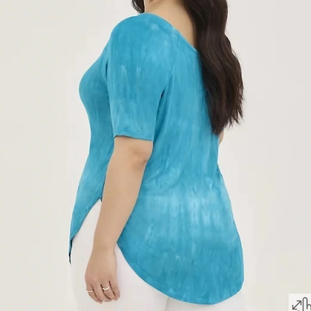 Torrid FAVORITE TUNIC OFF-SHOULDER SUPER SOFT SHORT SLEEVE TEE Blue Tie Dye - Picture 3 of 15